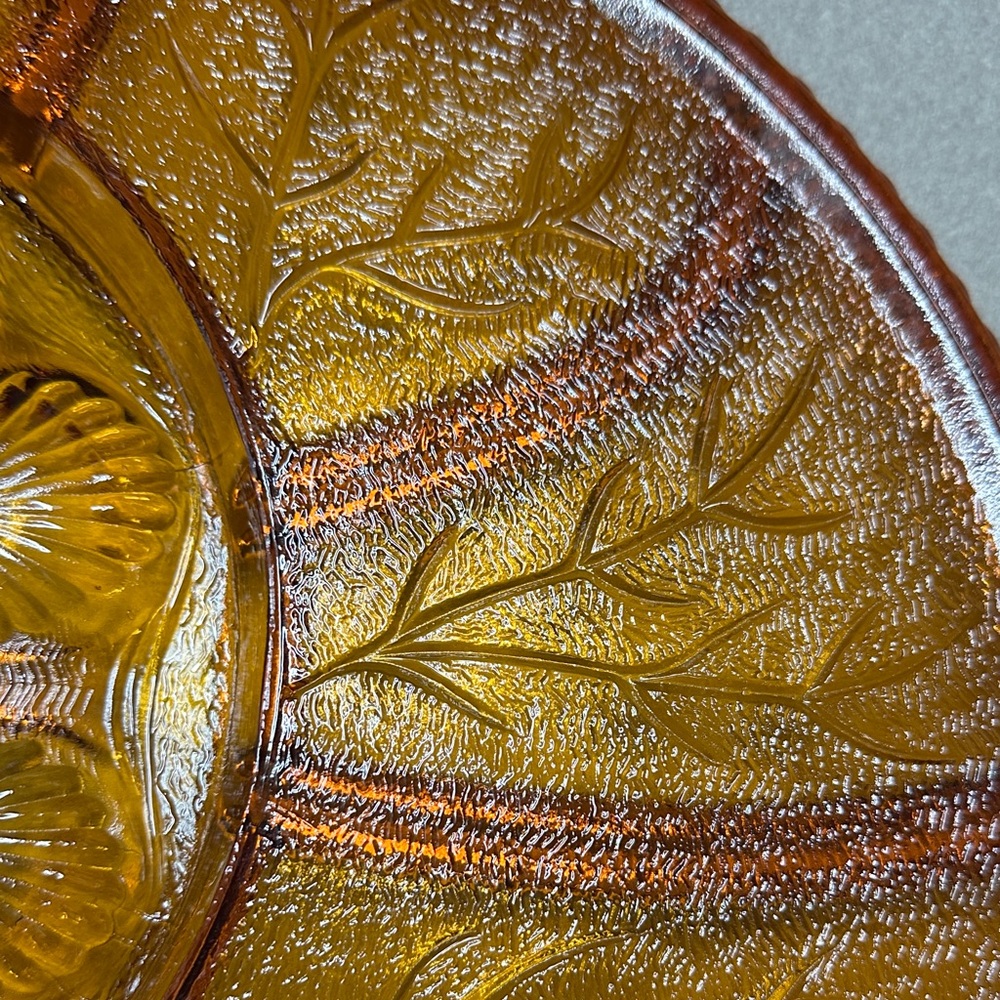 Indiana Glass Golden Amber divided egg and vegetable tray - Picture 11 of 11